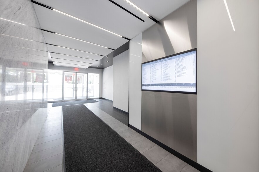 375 N Broadway, Jericho, NY à louer - Photo intérieure – Image 3 sur 11
