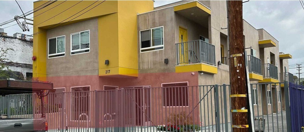 217 W Avenue 37, Los Angeles, CA à louer Photo de l’immeuble– Image 1 sur 10