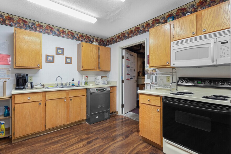 2365 Tech Dr, Bettendorf, IA à vendre - Photo de l’immeuble – Image 3 sur 12