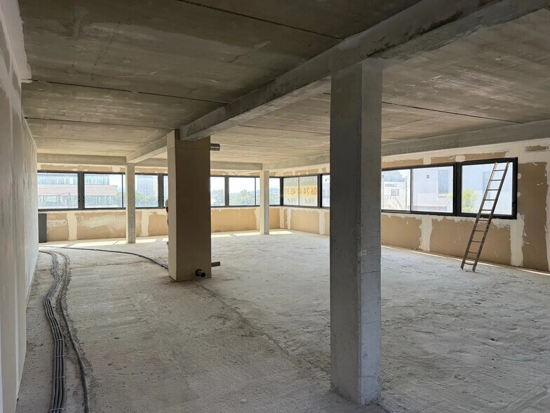 333 Avenue Marcel Paul (Rd 63), La Seyne-sur-Mer à vendre - Photo intérieure – Image 2 sur 6