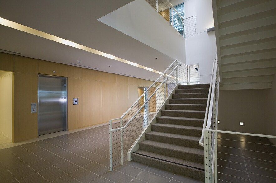 4210 Riverwalk Pky, Riverside, CA à louer - Hall d’entrée – Image 3 sur 3