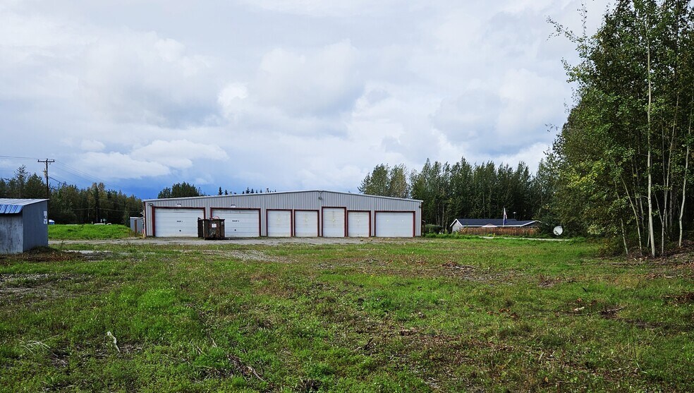 4443 Moose Creek, North Pole, AK à vendre - Photo de l’immeuble – Image 2 sur 36