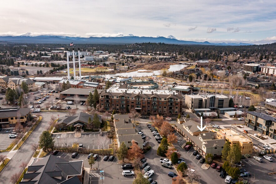 376 SW Bluff Dr, Bend, OR à louer - Photo de l’immeuble – Image 2 sur 3