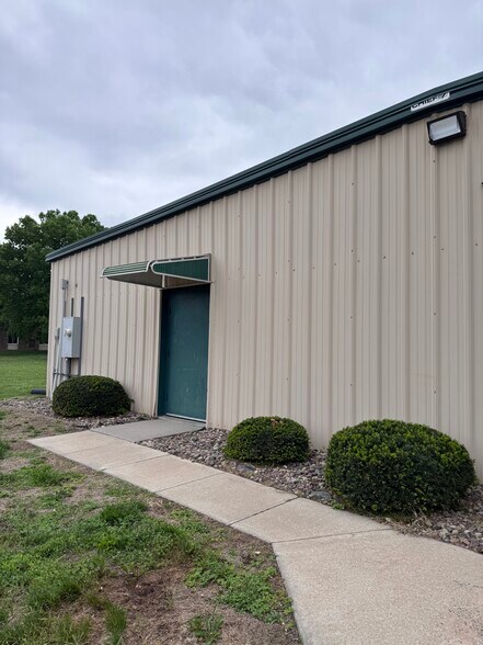 2403 Nash Blvd, Council Bluffs, IA à louer - Photo de l’immeuble – Image 2 sur 13