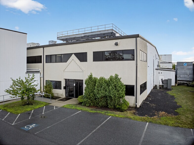 2 Opportunity Way, Newburyport, MA à vendre - Photo de l’immeuble – Image 2 sur 6