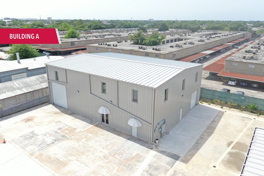 5719 Green Ash Dr, Houston, TX à louer - Photo de l’immeuble – Image 3 sur 8