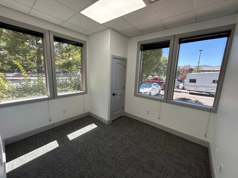 3051 W Maple Loop, Lehi, UT à louer - Photo de l’immeuble – Image 2 sur 9