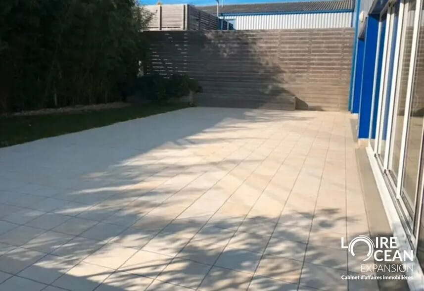 Local d'activités dans Saint-Michel-Chef-Chef à vendre - Photo de l’immeuble – Image 3 sur 6