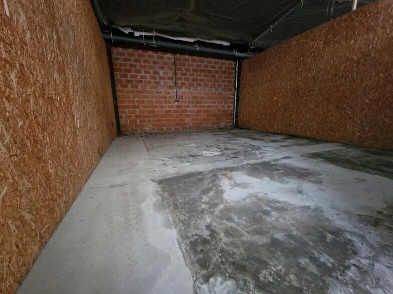 Local d’activités dans Bruges à louer - Photo intérieure – Image 2 sur 3