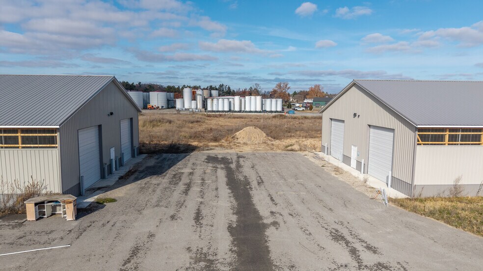 5685 Comstock Park NW dr, Comstock Park, MI à vendre - Photo de l’immeuble – Image 3 sur 5