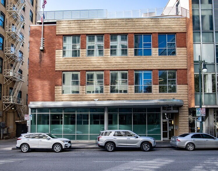 111 W 6th St, Austin, TX à louer - Photo de l’immeuble – Image 1 sur 20