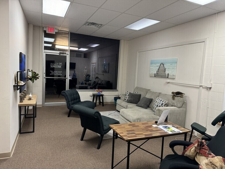 304 E Jackson St, Willard, MO à louer - Photo de l’immeuble – Image 2 sur 15