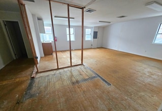 1-15 Hill St, Southampton, NY à louer Photo intérieure– Image 2 sur 4