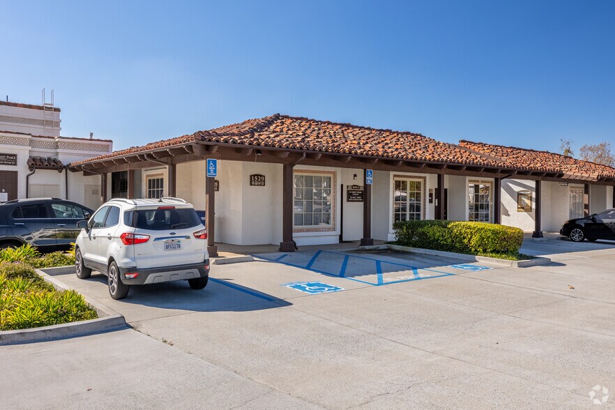 1529 Grand Ave, San Marcos, CA à louer - Photo de l’immeuble – Image 1 sur 9