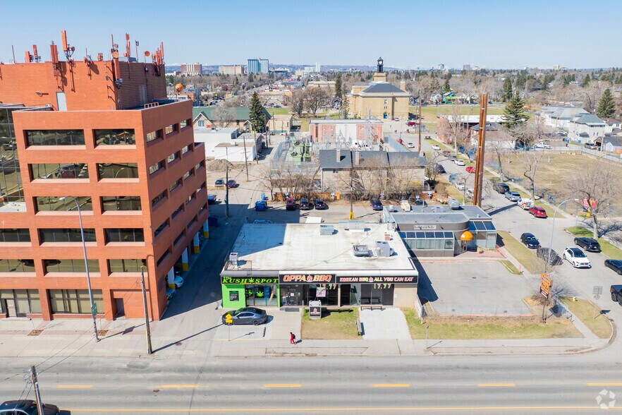 1715 Centre St NW, Calgary, AB à vendre - Aérien – Image 3 sur 3