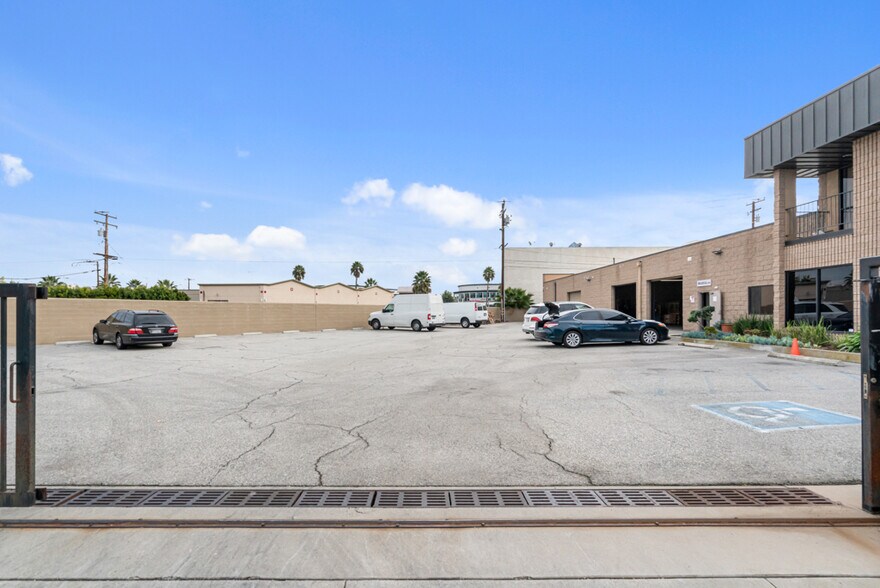 18732 Corby Ave, Artesia, CA à vendre - Photo de l’immeuble – Image 2 sur 19