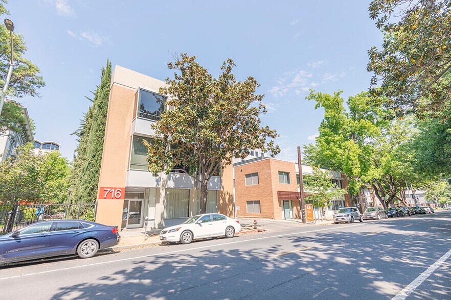 716 10th St, Sacramento, CA à louer - Photo de l’immeuble – Image 2 sur 3