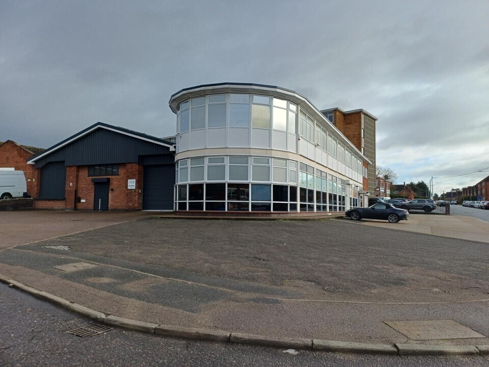 14-16 Iliffe Av, Oadby à louer Photo principale– Image 1 sur 6