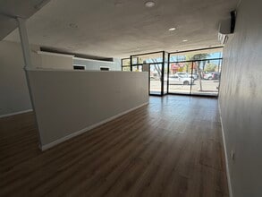 211-230 S Riverside Ave, Rialto, CA à louer Photo intérieure– Image 2 sur 9