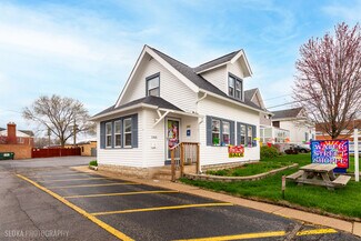 Plus de détails pour 1305 Court St, Mchenry, IL - Bureau à vendre
