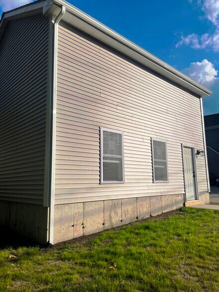 33 Main St, Albion, RI à louer - Photo de l’immeuble – Image 2 sur 6