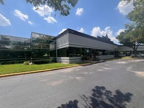 7751 Kingspointe Pky, Orlando, FL à louer Photo intérieure– Image 1 sur 14