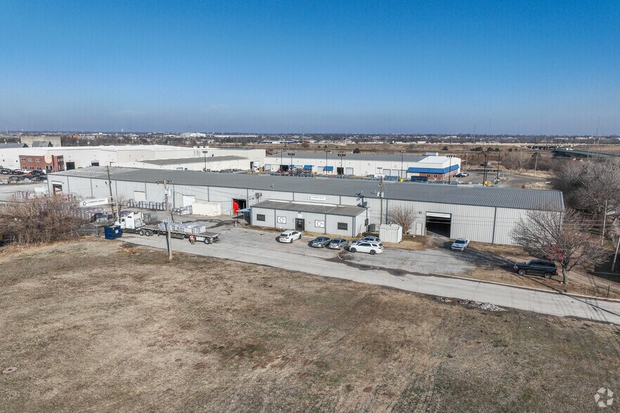 2401 SW 10th St, Oklahoma City, OK à vendre - Aérien – Image 2 sur 5