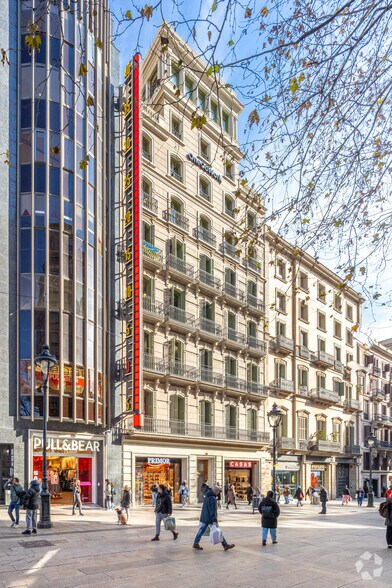 Avinguda del Portal de l'Àngel, 40, Barcelone, Barcelona à louer - Photo de l’immeuble – Image 2 sur 3