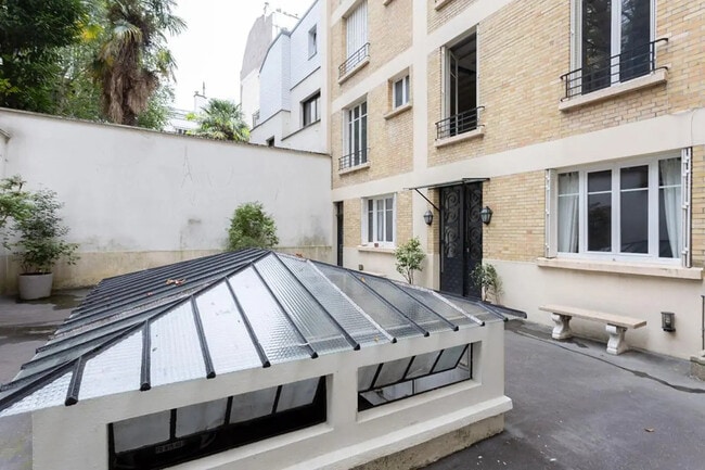 Plus de détails pour Bureau à vendre