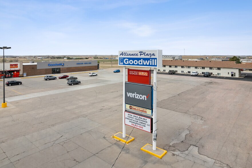 1300-1322 W 3rd St, Alliance, NE à louer - Photo de l’immeuble – Image 3 sur 6
