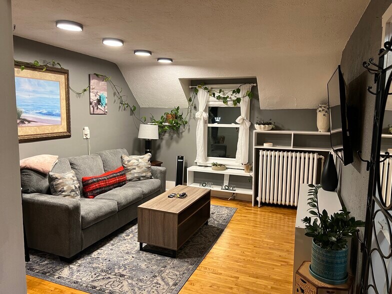 4935 34th Ave S, Minneapolis, MN à vendre - Photo de l’immeuble – Image 3 sur 38