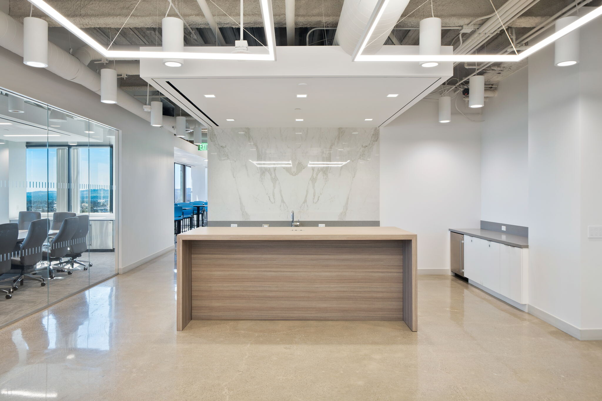 1851 E 1st St, Santa Ana, CA à louer Photo intérieure– Image 1 sur 10