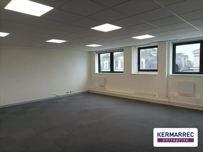 Plus de détails pour Bureau à vendre