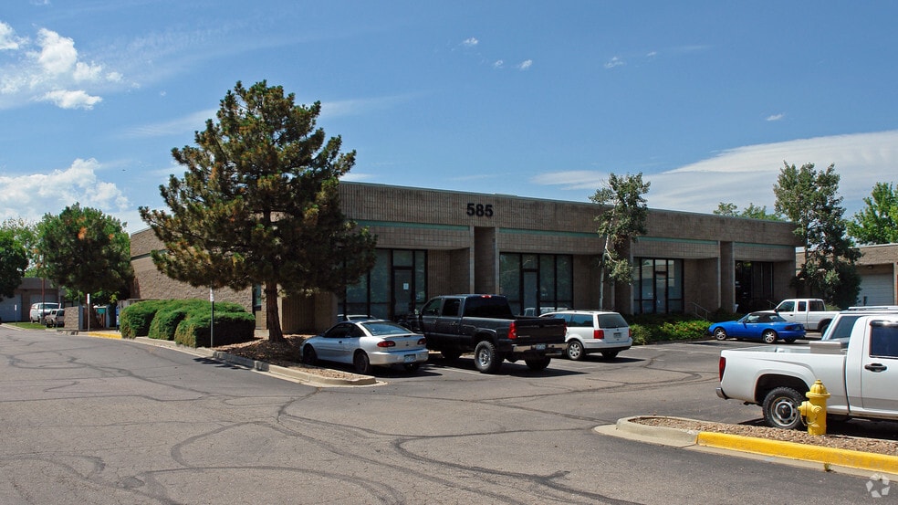 585 Burbank St, Broomfield, CO à louer - Photo principale – Image 1 sur 1