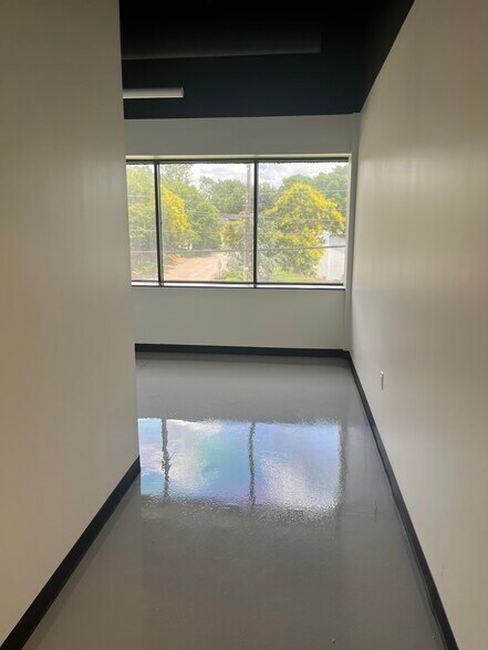 522 Cliff Cir, Nashville, TN à vendre - Photo de l’immeuble – Image 2 sur 10