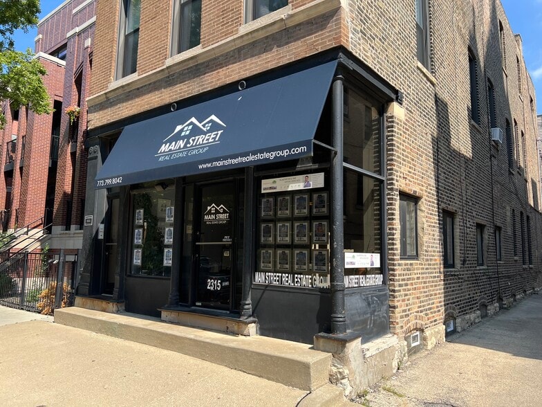 2315 N Southport Ave, Chicago, IL à louer - Photo de l’immeuble – Image 1 sur 2