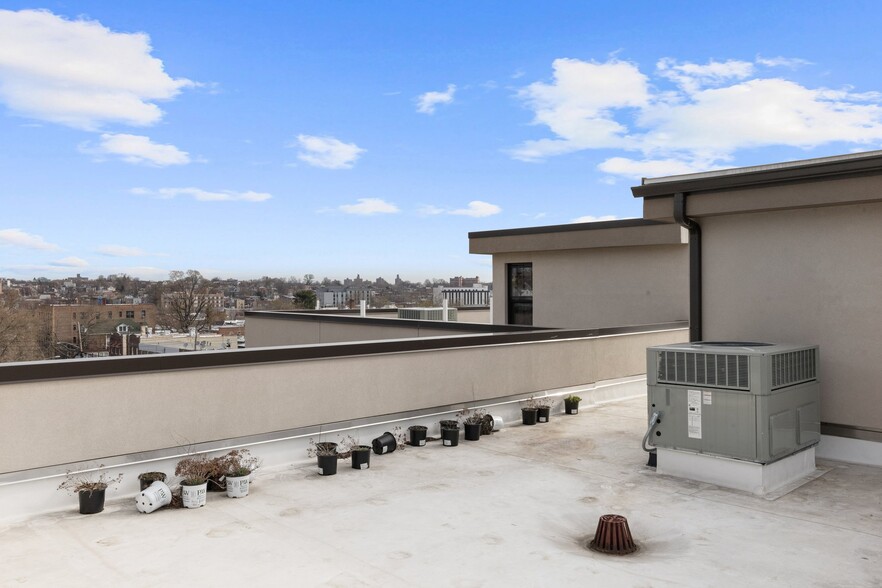 3029 Bronxwood Ave, Bronx, NY à vendre - Photo de l’immeuble – Image 3 sur 9
