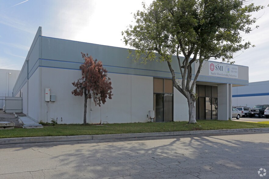 14340 Iseli Rd, Santa Fe Springs, CA à vendre - Photo de l’immeuble – Image 2 sur 3