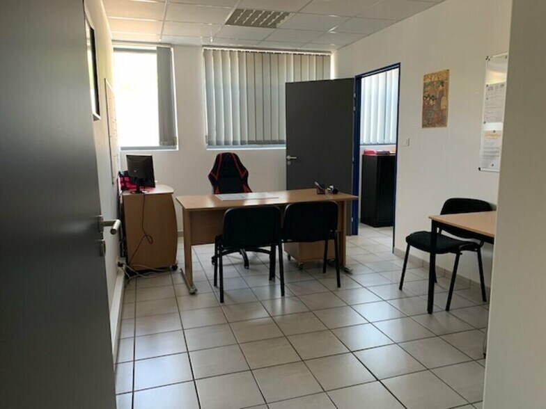Bureau dans Avignon à louer - Photo intérieure – Image 3 sur 12