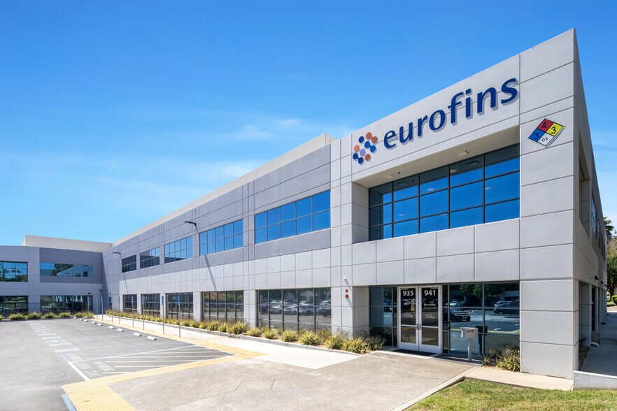 931 Corporate Center Dr, Pomona, CA à louer - Photo de l’immeuble – Image 1 sur 16