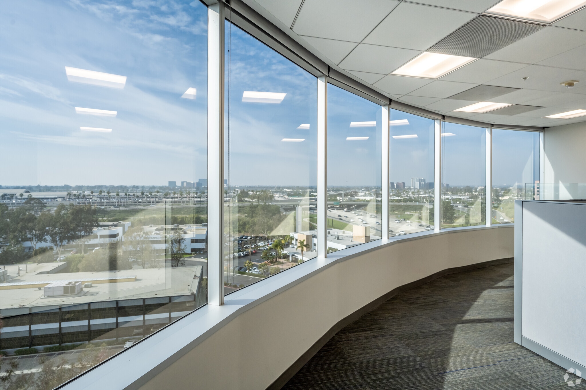 18101 Von Karman Ave, Irvine, CA à louer Photo intérieure– Image 1 sur 8