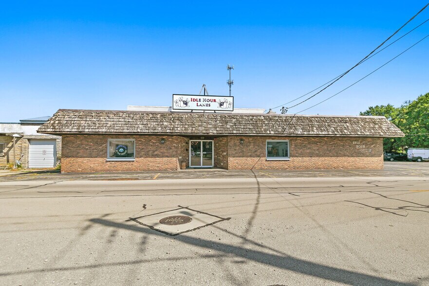 927 E Railroad St, Sandwich, IL à vendre - Photo de l’immeuble – Image 3 sur 47