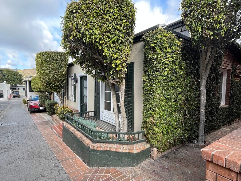 265 Laguna Ave, Laguna Beach, CA à louer - Photo de l’immeuble – Image 2 sur 9
