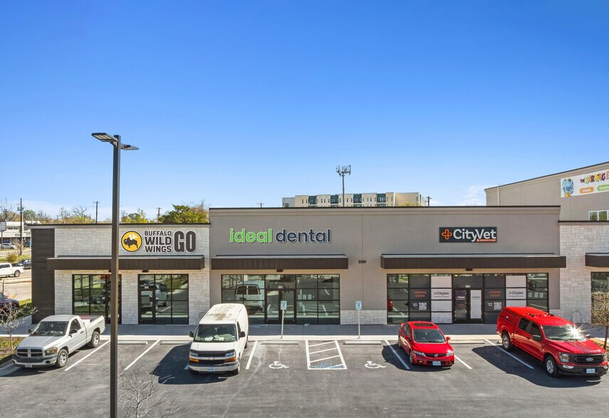 2201 Airport Blvd, Austin, TX à vendre - Photo de l’immeuble – Image 3 sur 3