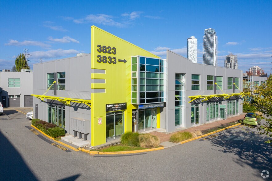 3823 Henning Dr, Burnaby, BC à louer - Photo de l’immeuble – Image 1 sur 8
