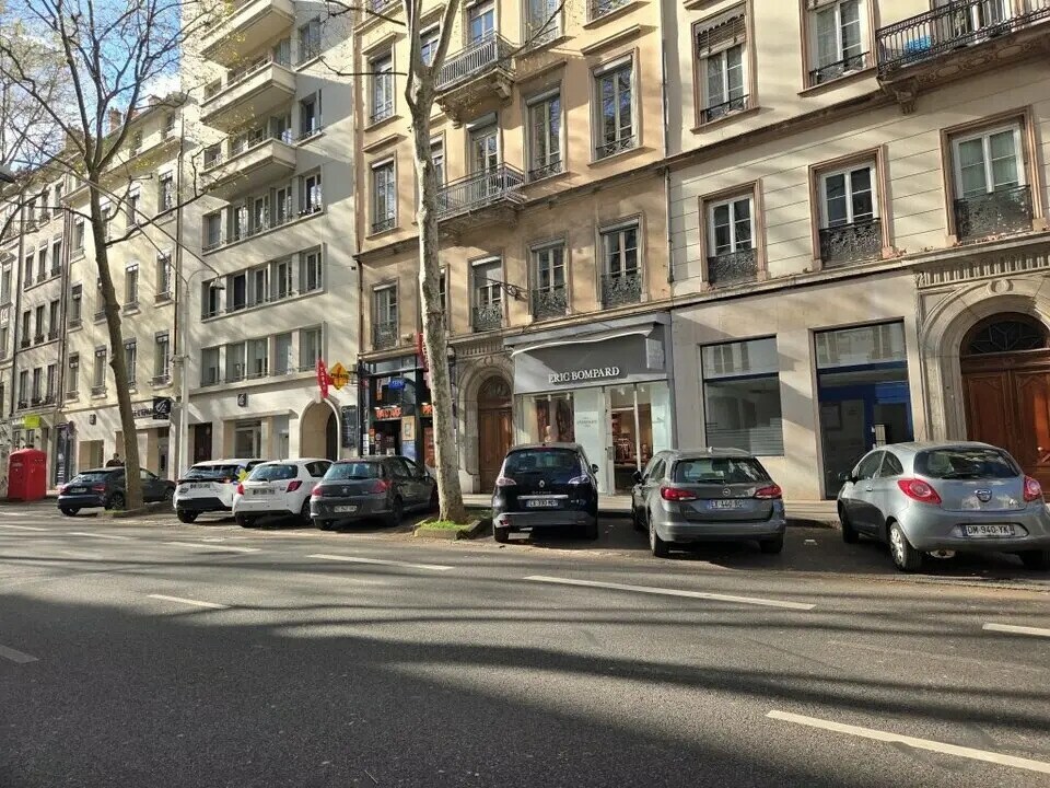 Local commercial dans Lyon à louer Photo de l’immeuble– Image 1 sur 7