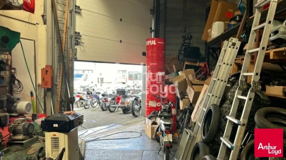 Local d’activités dans Blois à louer - Photo de l’immeuble – Image 2 sur 3