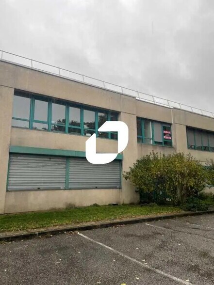 Bureau dans Eybens à louer - Photo de l’immeuble – Image 2 sur 8