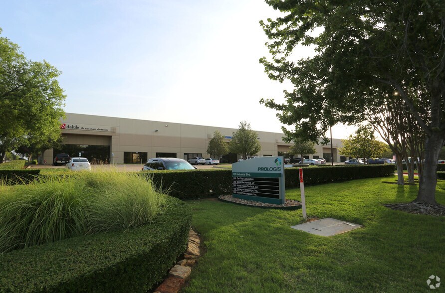 720 Industrial Blvd, Grapevine, TX à louer - Photo de l’immeuble – Image 2 sur 10