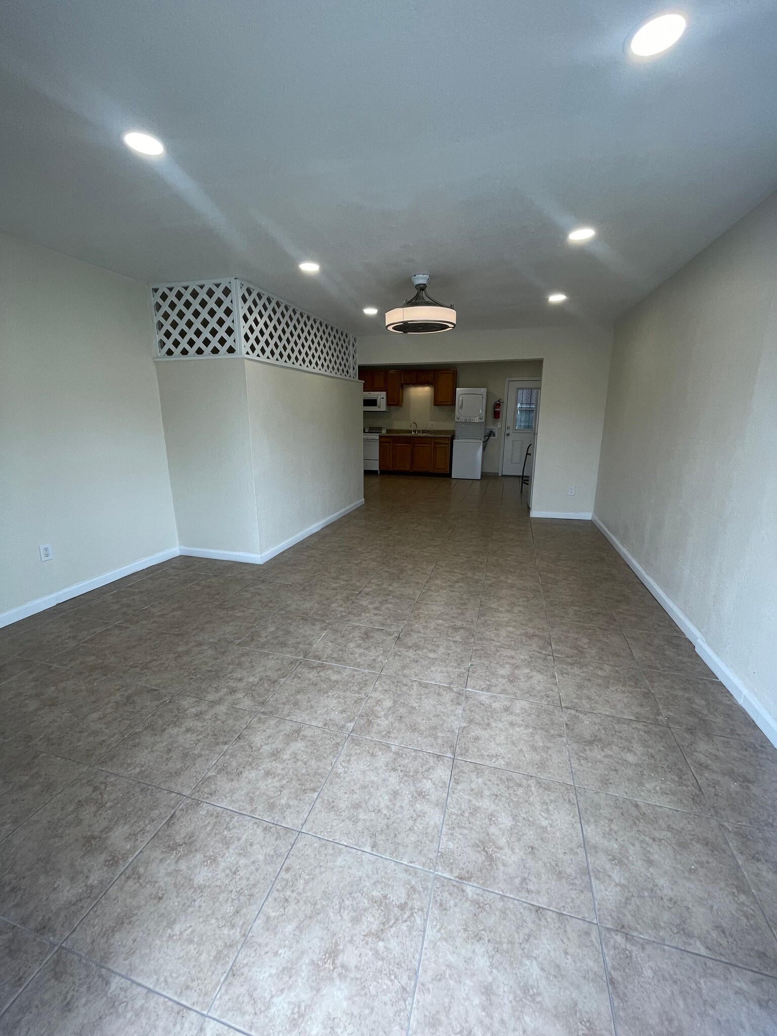 1259 Morena Blvd, San Diego, CA à louer Photo de l’immeuble– Image 1 sur 18